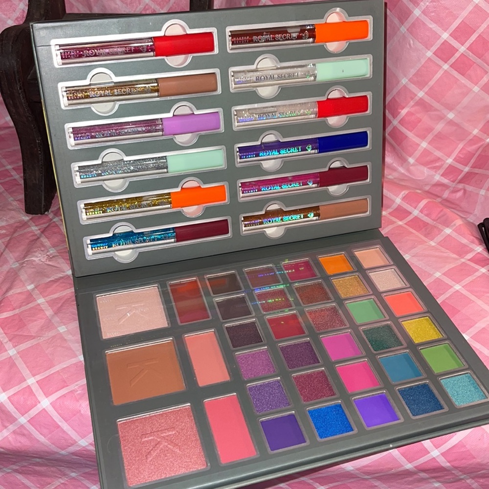 🎈SALE🎈🎀#53.XXL-4 MAKEUP PALETTE🎀